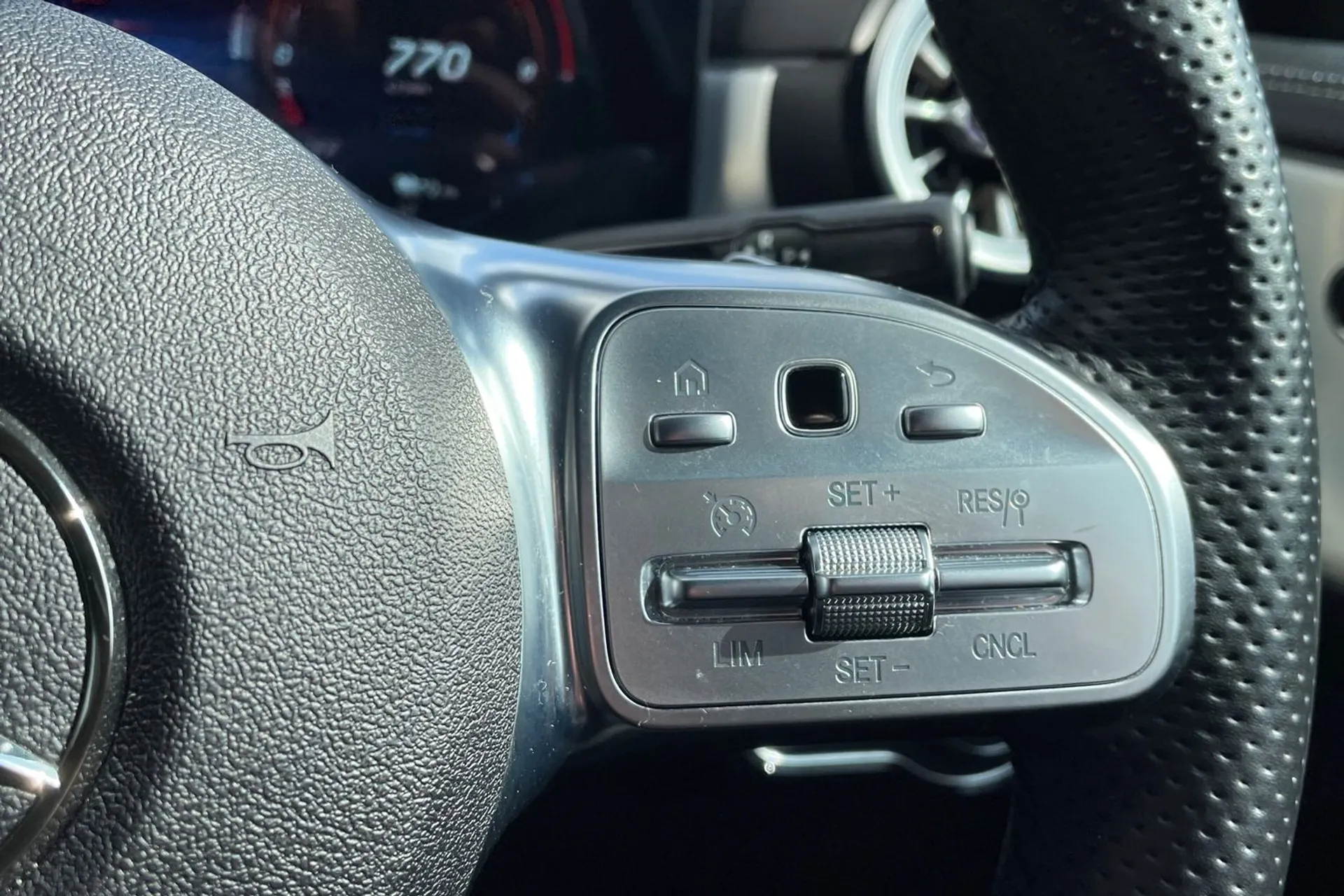MERCEDES-BENZ CLA thumbnail image number 52