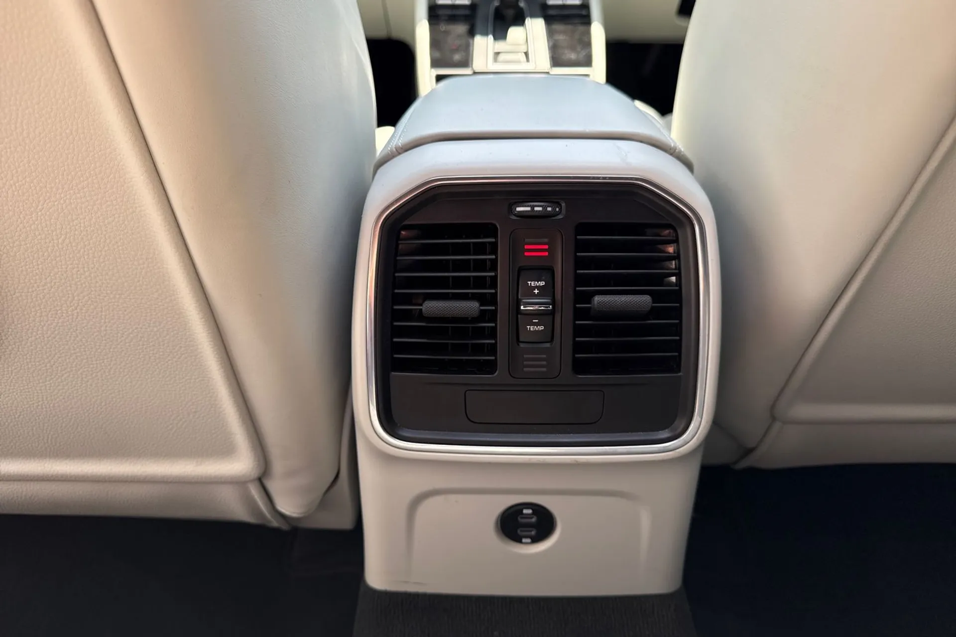 Porsche MACAN thumbnail image number 28