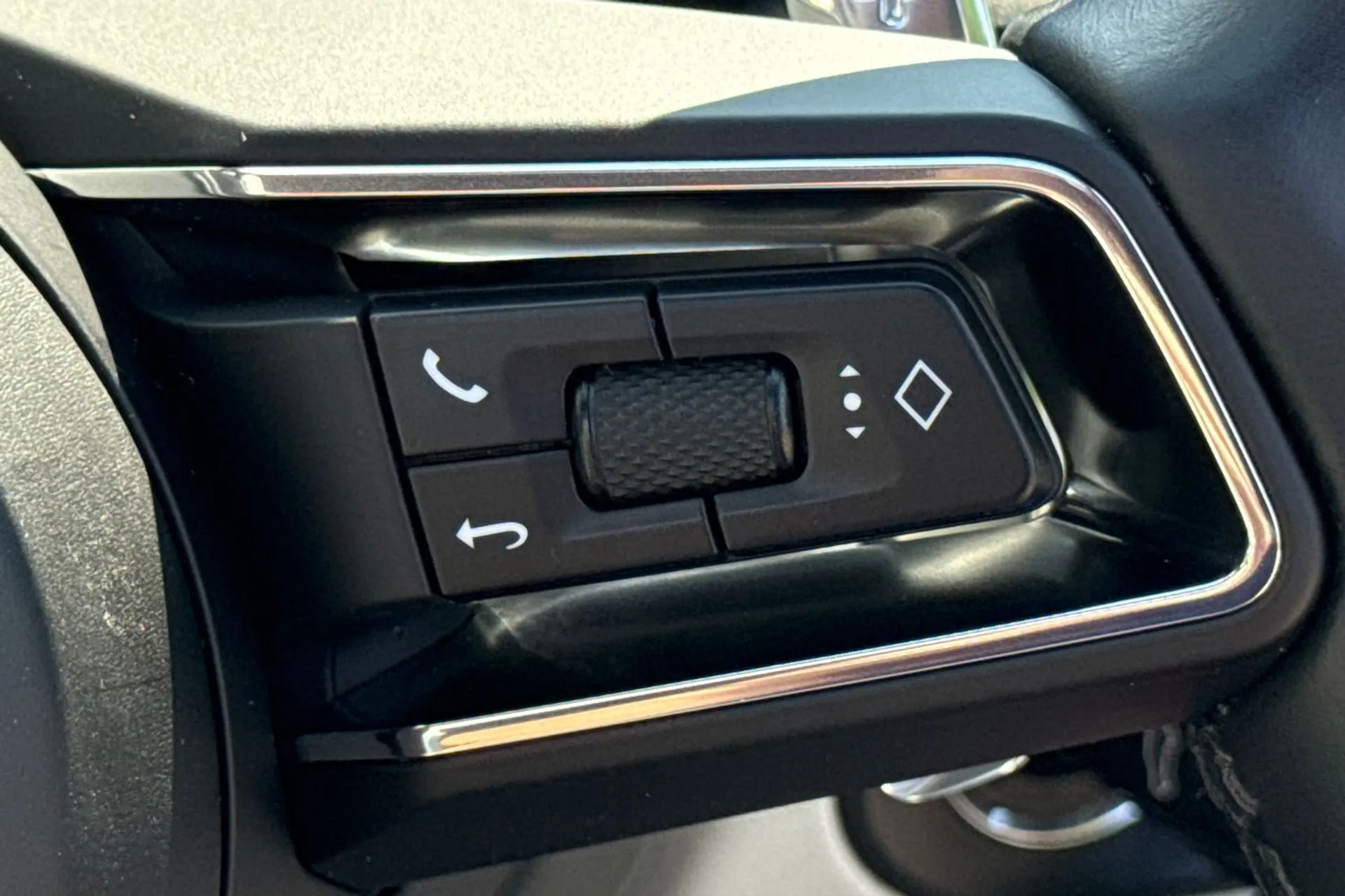 Porsche MACAN thumbnail image number 47