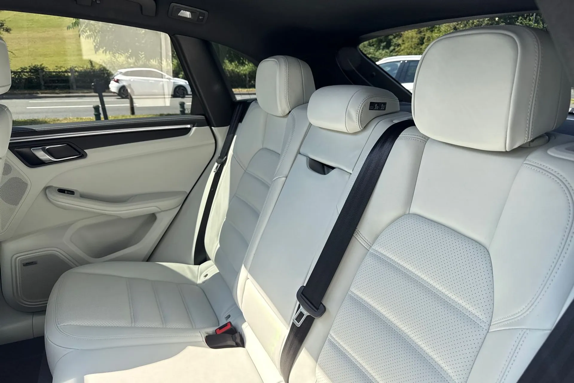 Porsche MACAN thumbnail image number 29