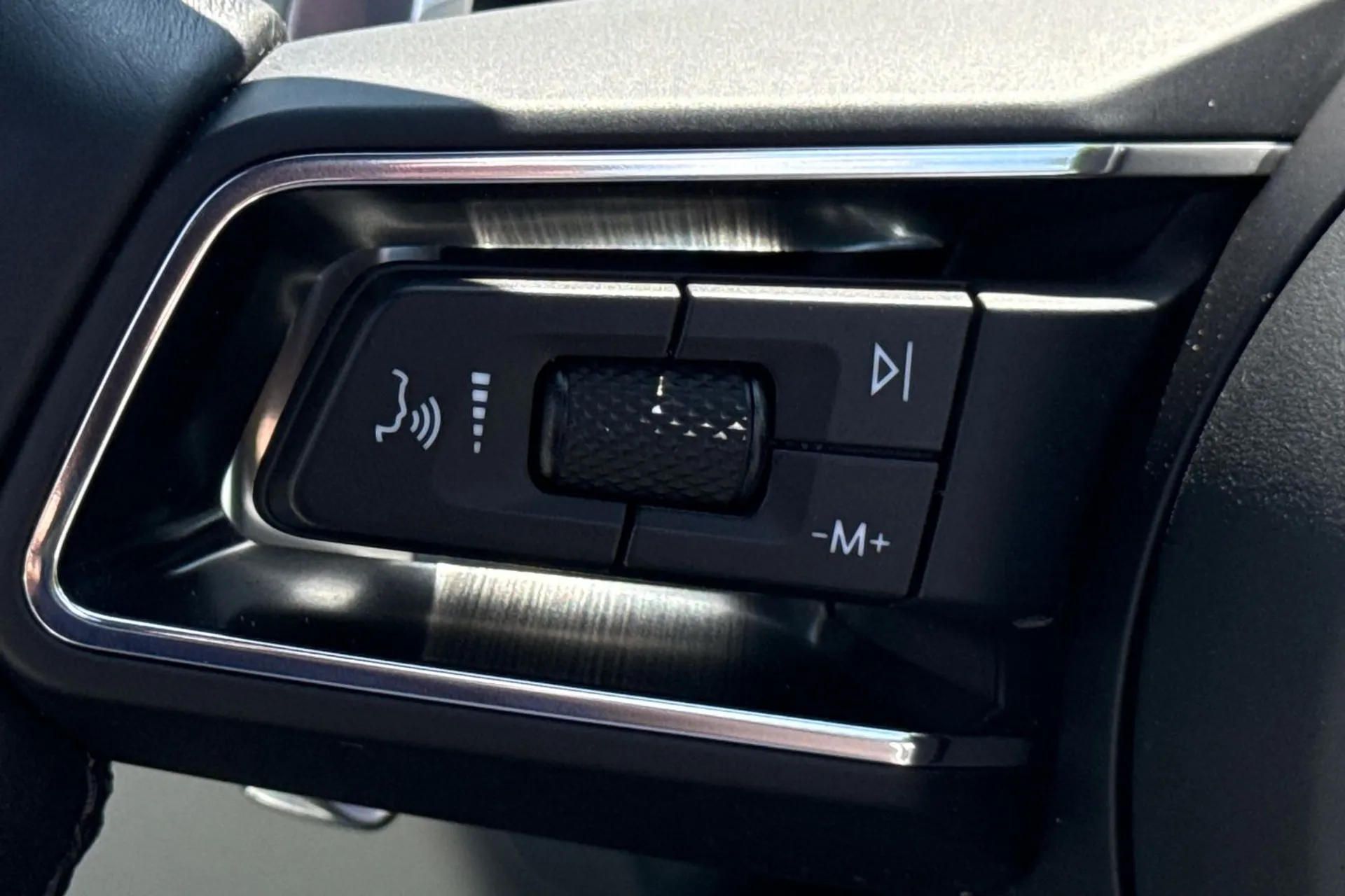 Porsche MACAN thumbnail image number 46
