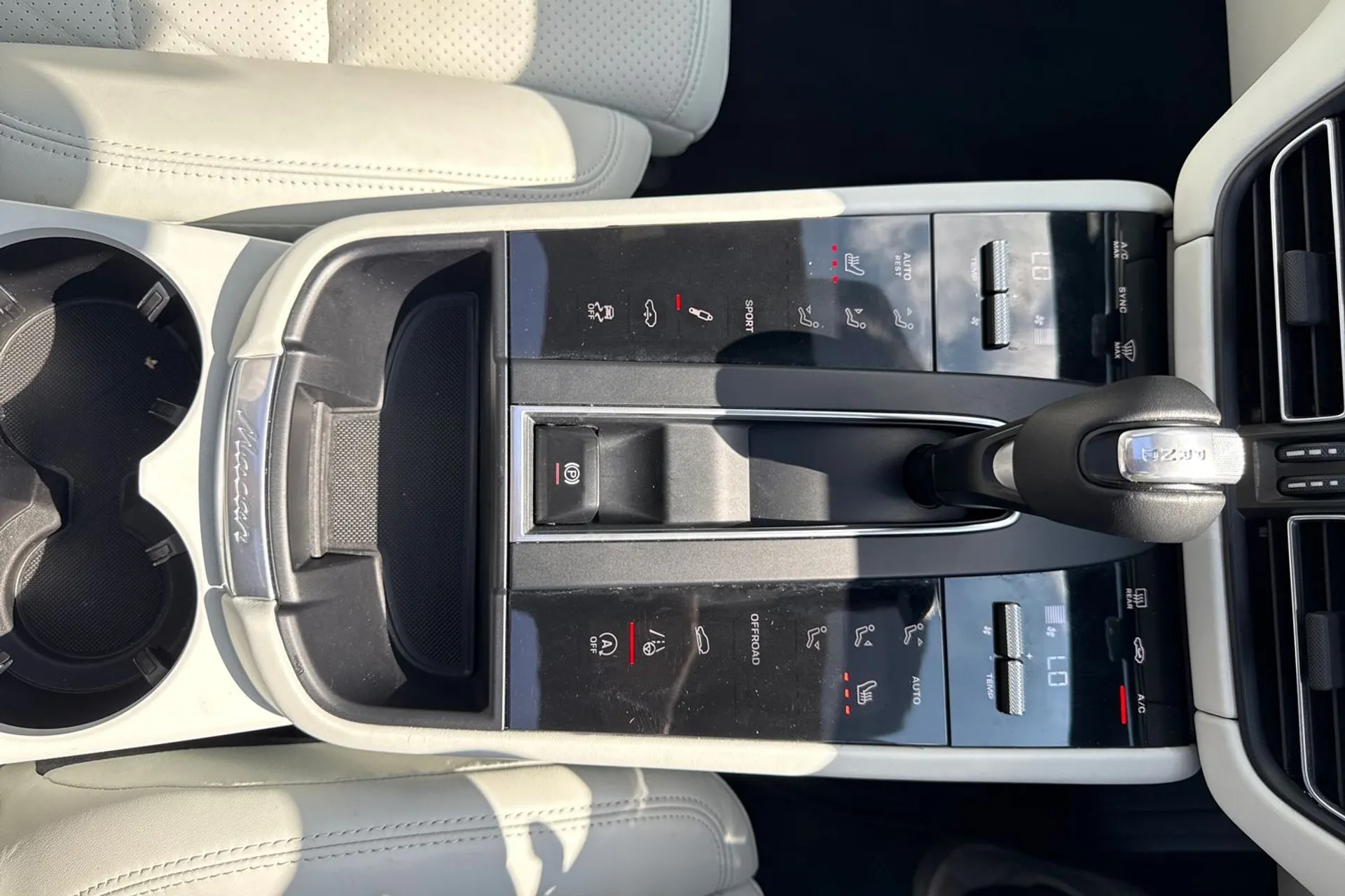 Porsche MACAN thumbnail image number 50