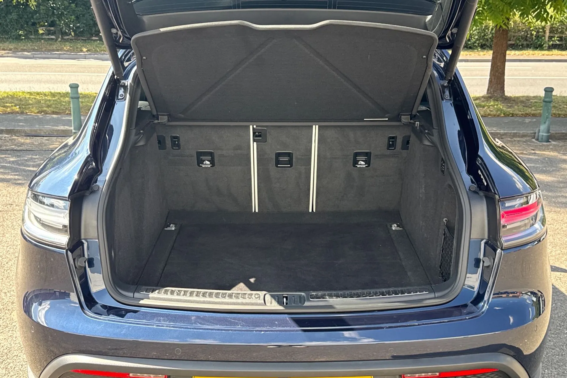 Porsche MACAN thumbnail image number 34