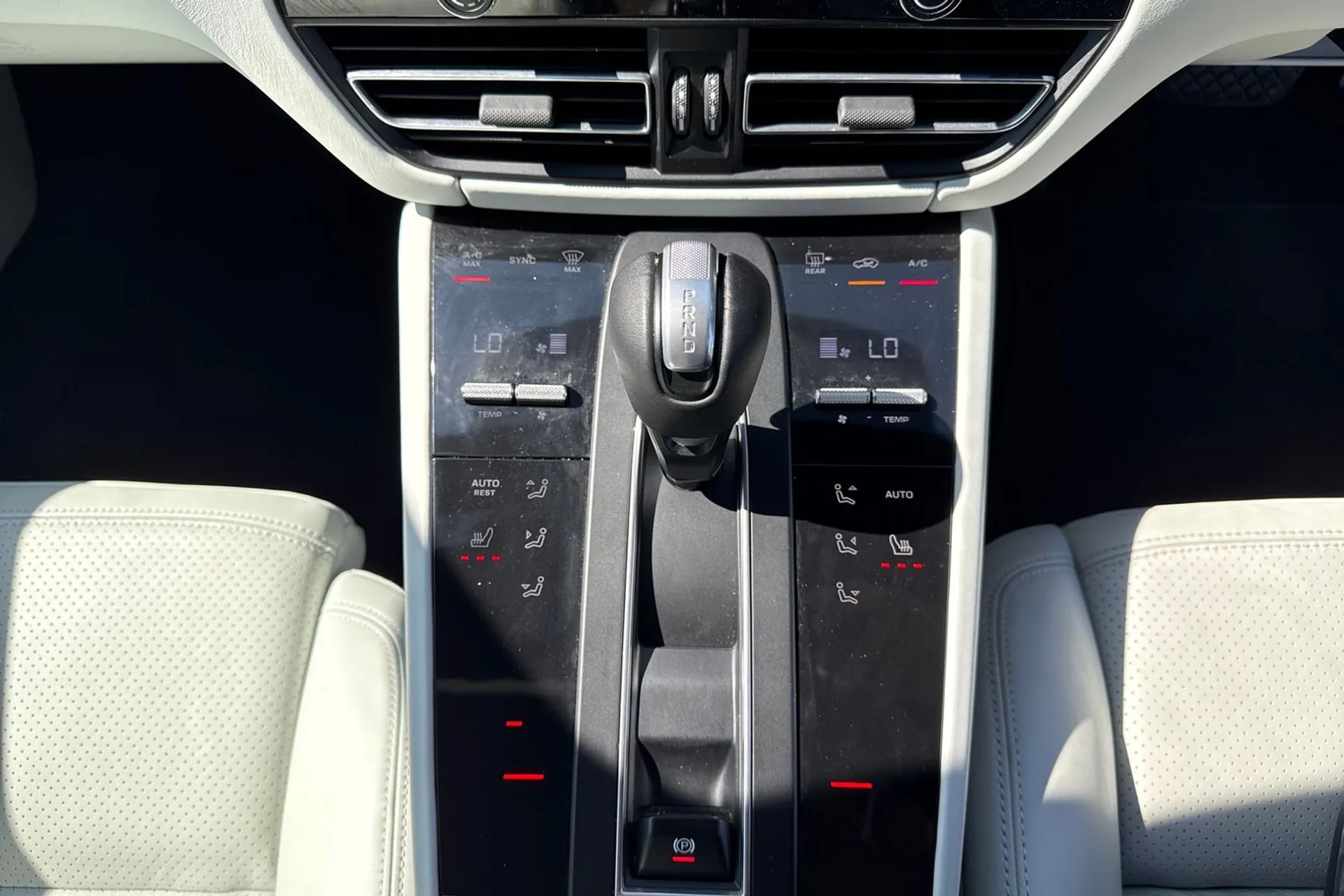 Porsche MACAN thumbnail image number 52