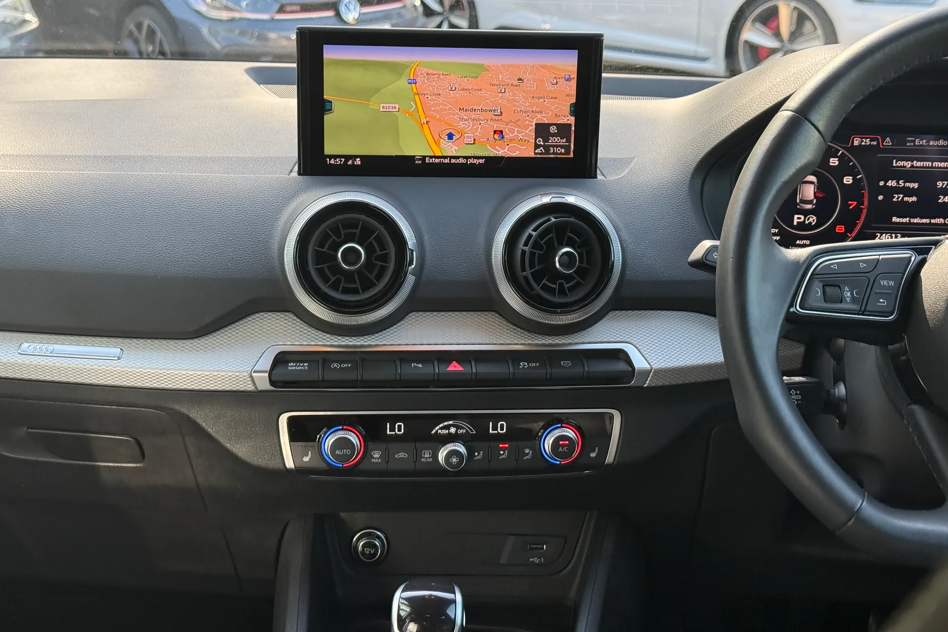 Audi Q2 thumbnail image number 36