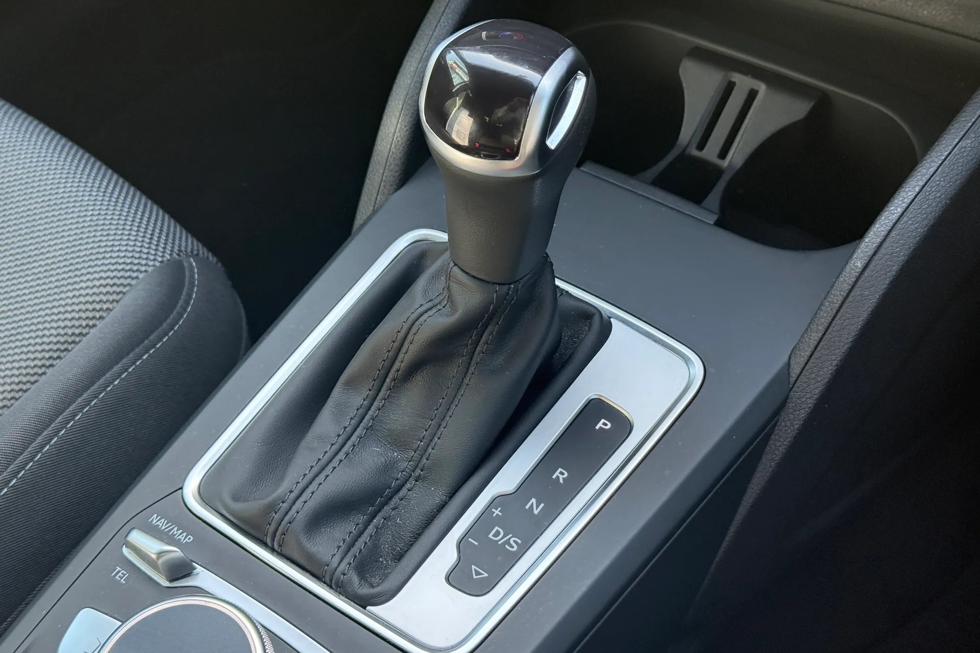 Audi Q2 thumbnail image number 12