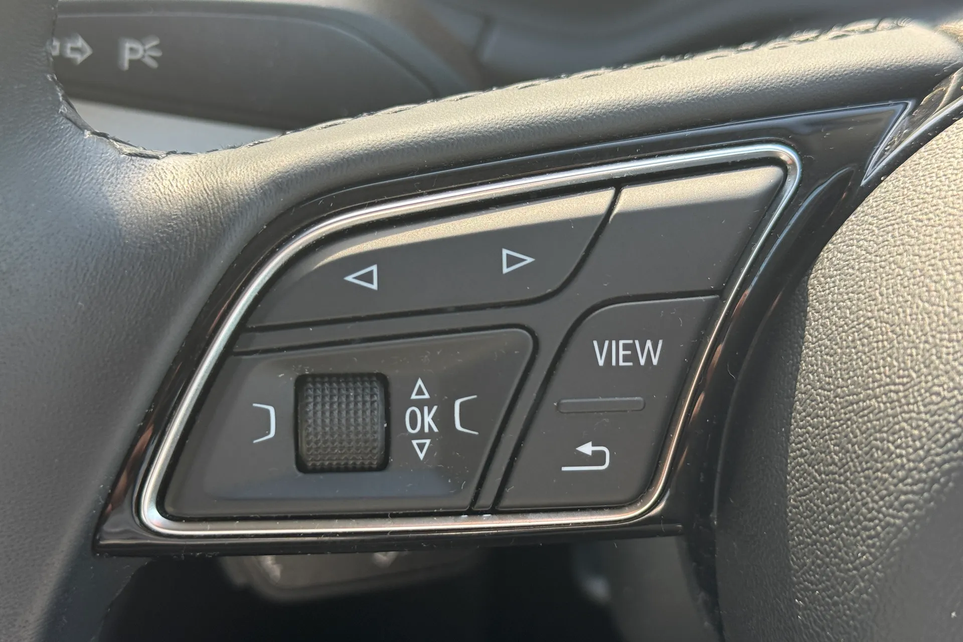 Audi Q2 thumbnail image number 17