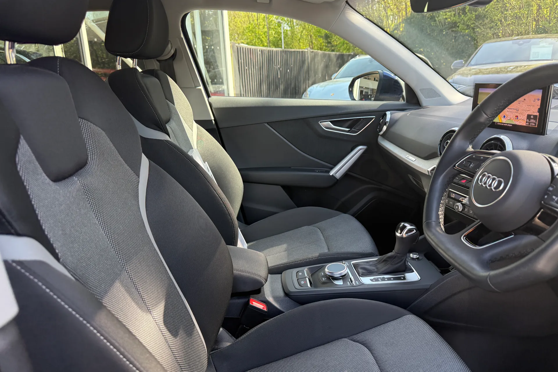 Audi Q2 thumbnail image number 27