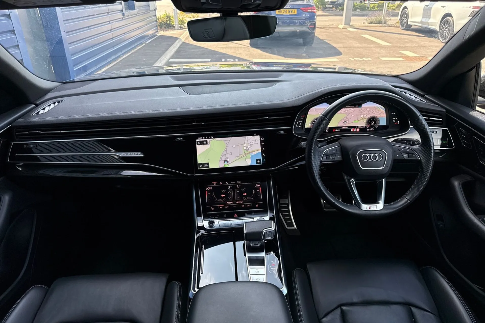 Audi Q8 thumbnail image number 3