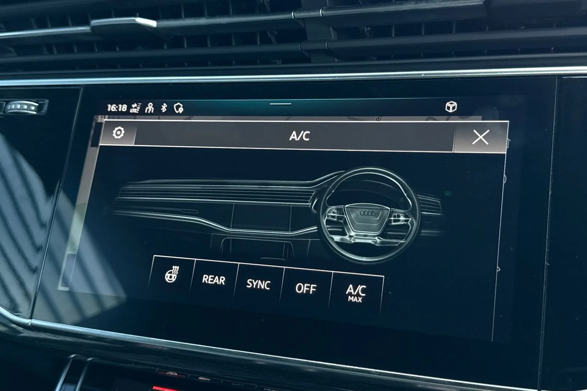 Audi Q8 thumbnail image number 45