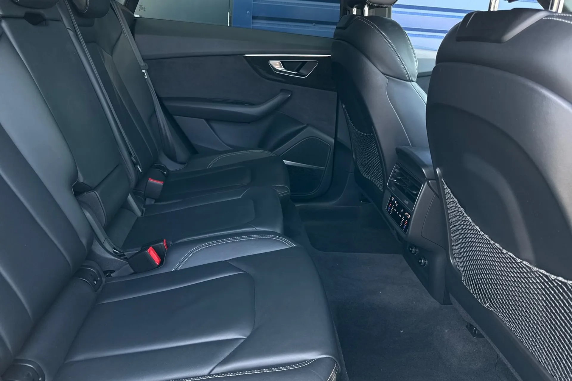 Audi Q8 thumbnail image number 22