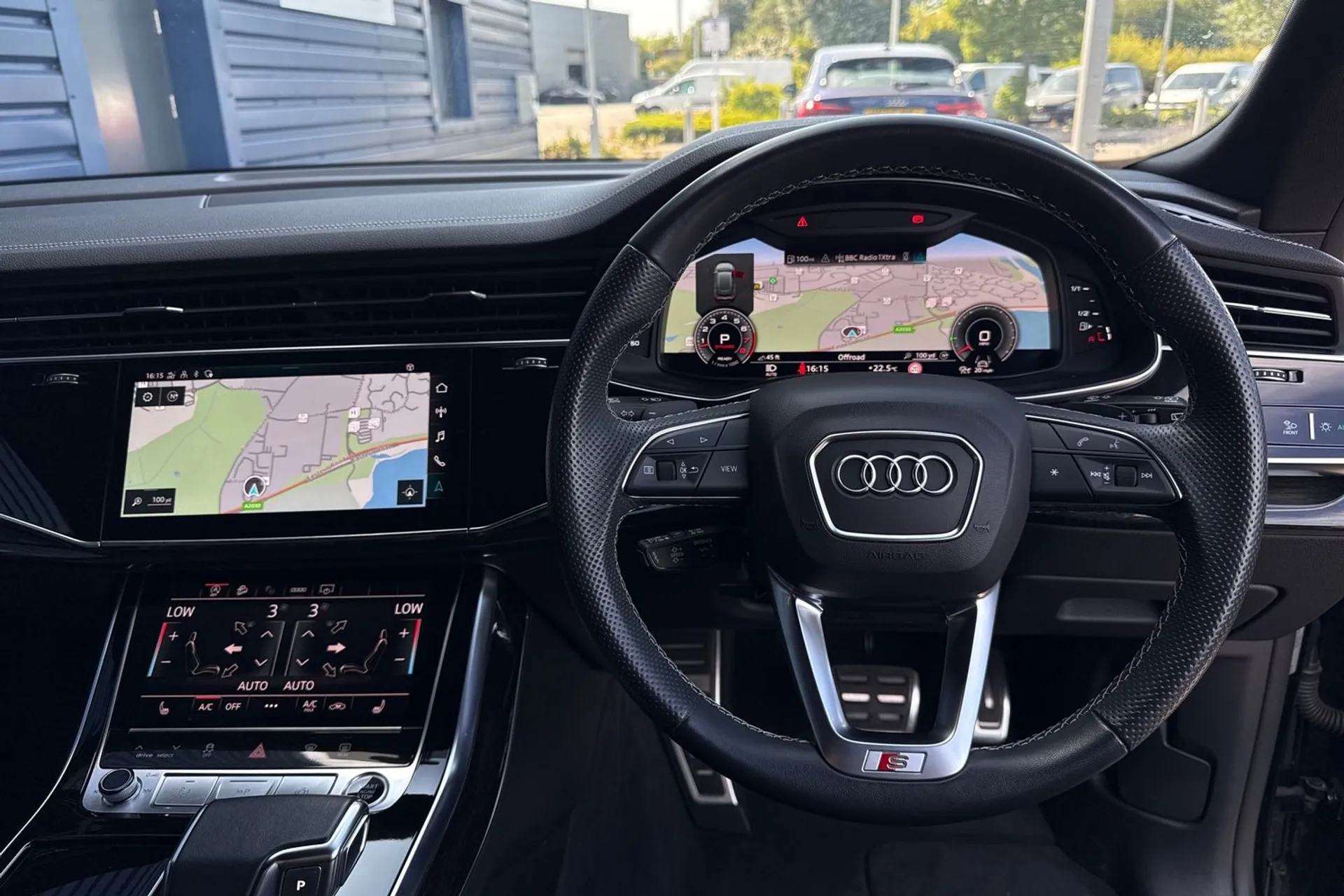 Audi Q8 thumbnail image number 37