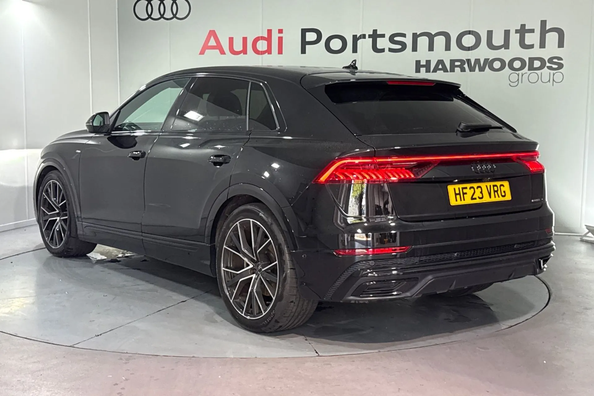 Audi Q8 thumbnail image number 9