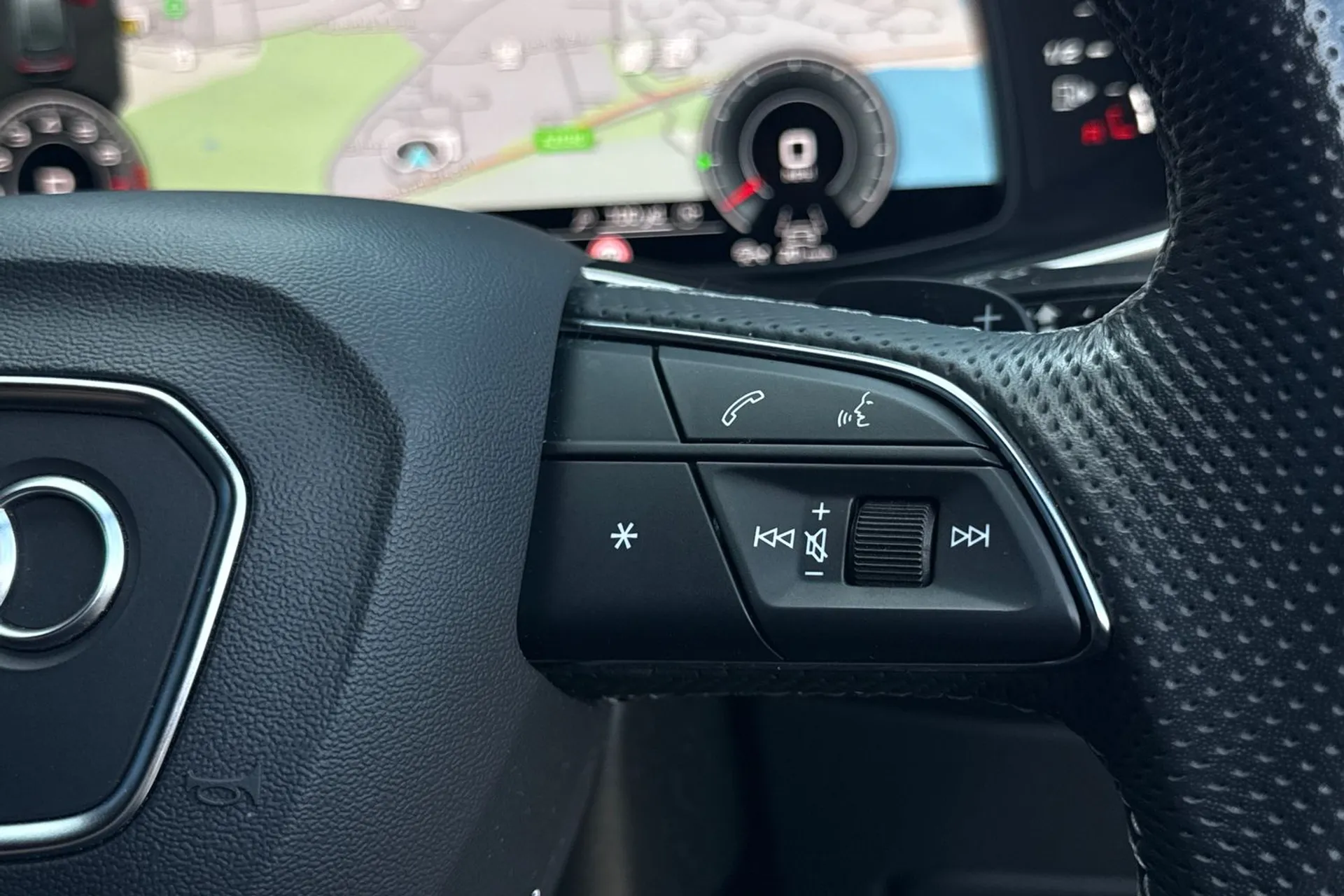 Audi Q8 thumbnail image number 40