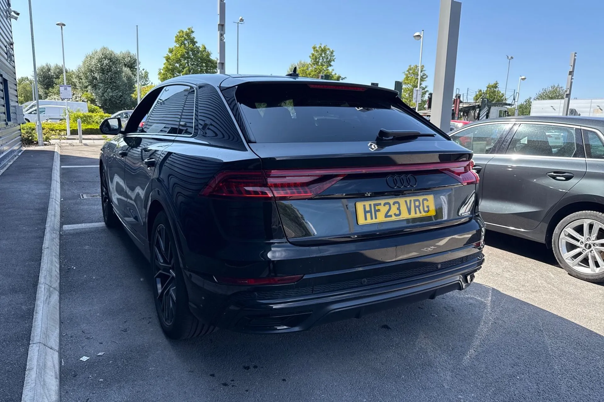 Audi Q8 thumbnail image number 17
