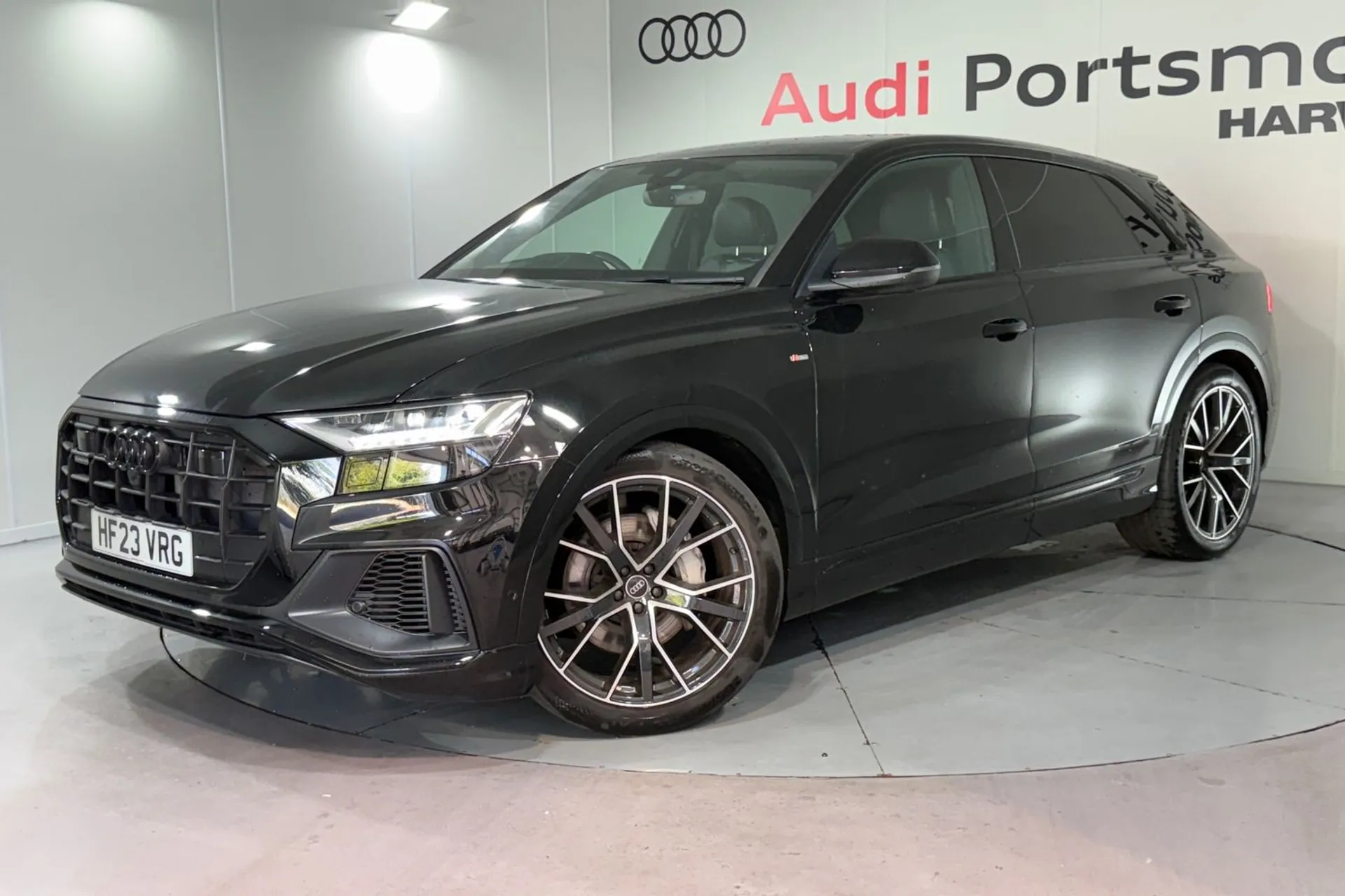 Audi Q8 thumbnail image number 11