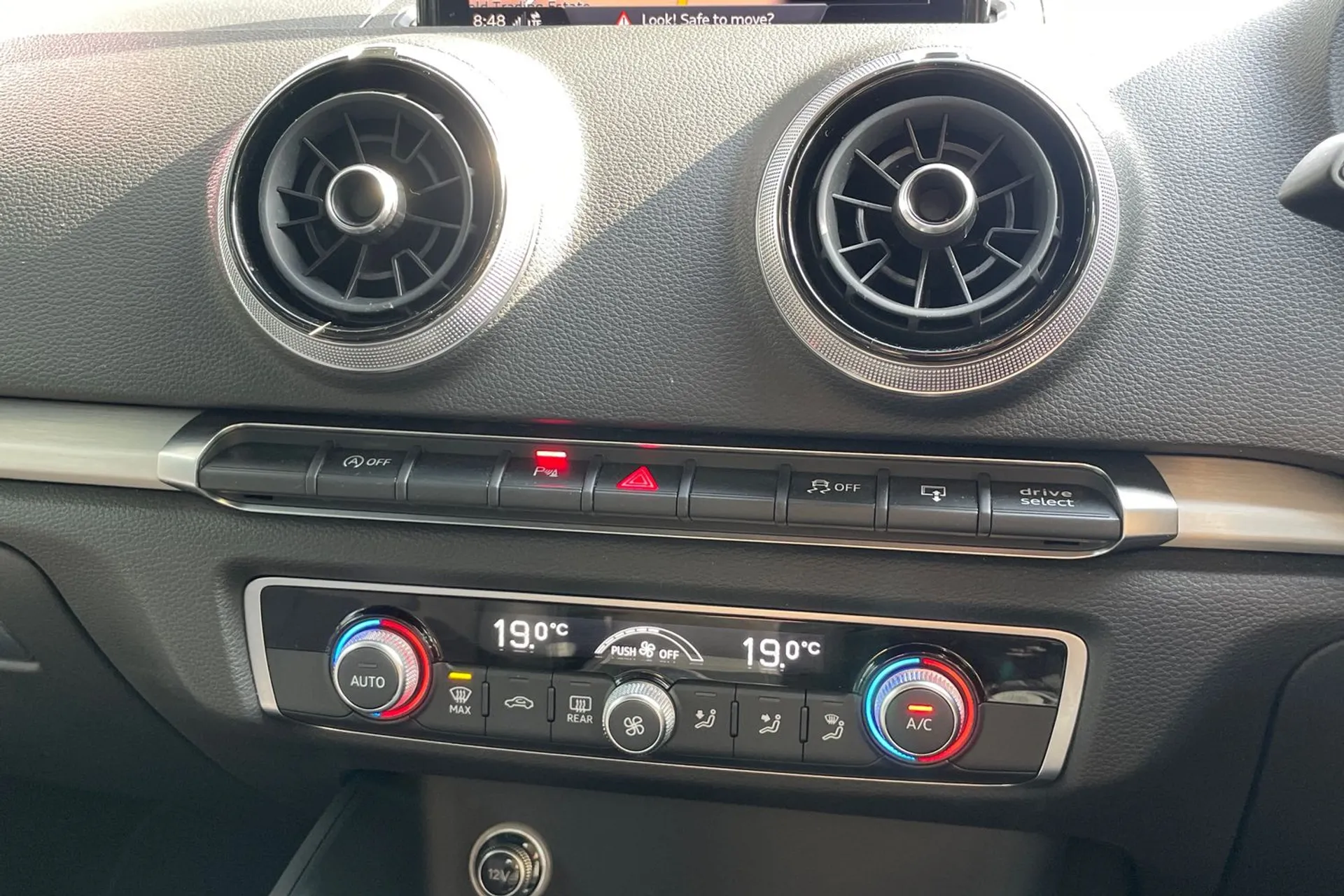 Audi A3 thumbnail image number 38