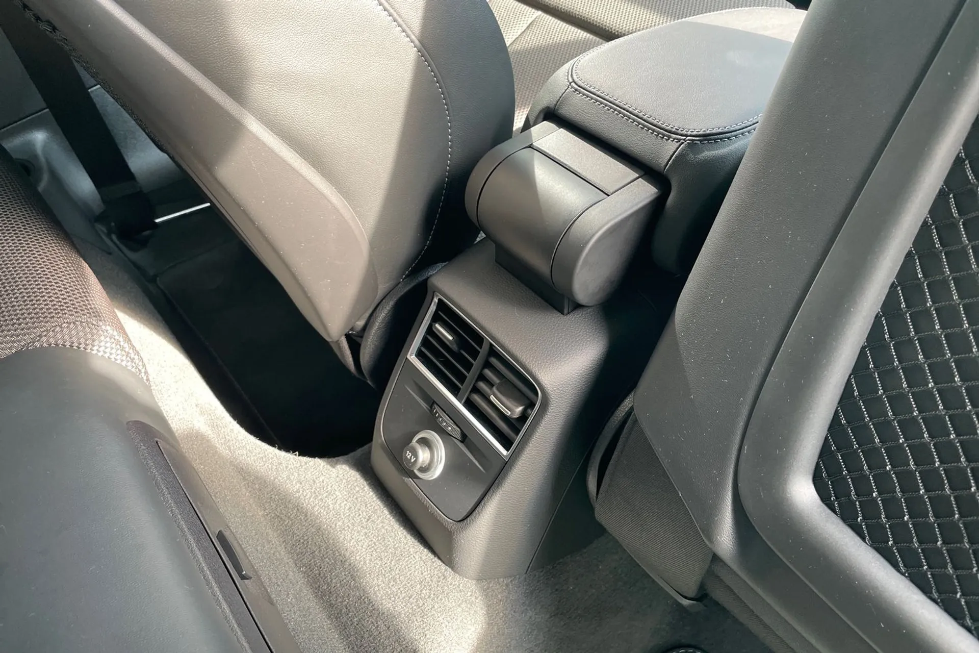 Audi A3 thumbnail image number 45