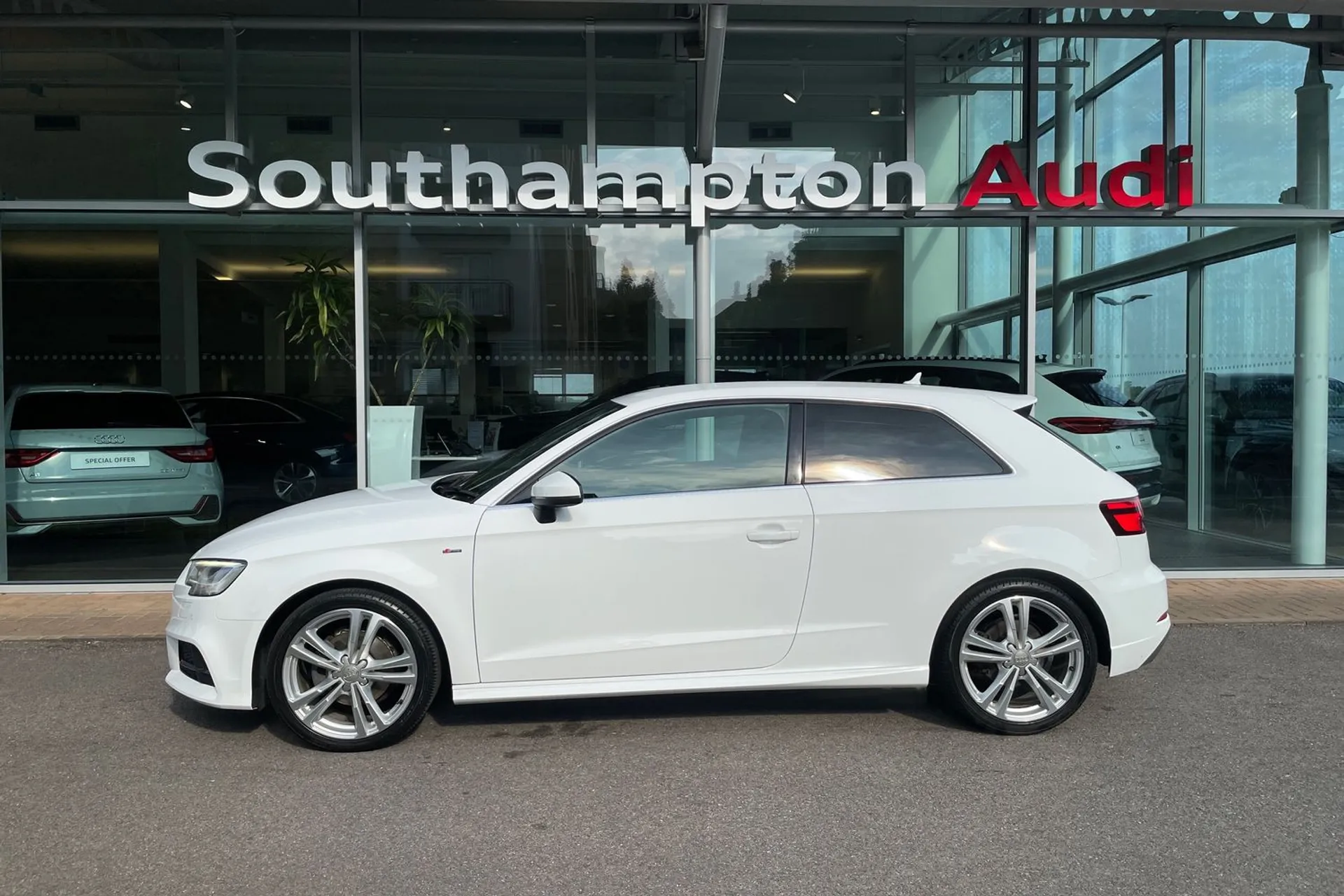 Audi A3 thumbnail image number 8