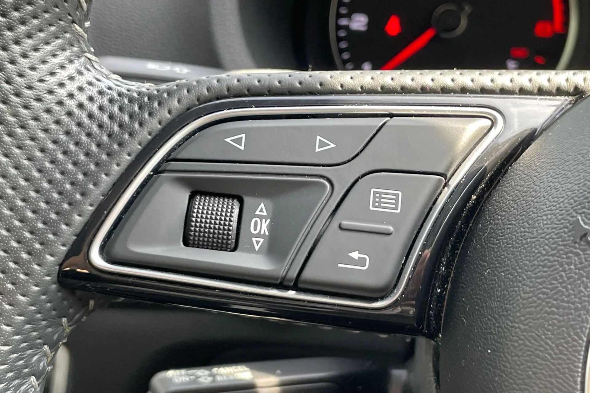 Audi A3 thumbnail image number 35
