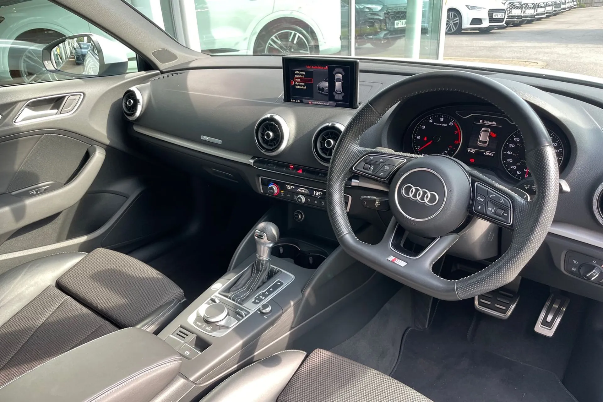 Audi A3 thumbnail image number 25