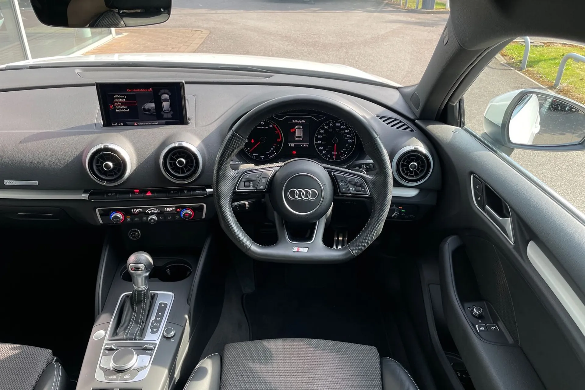 Audi A3 thumbnail image number 33