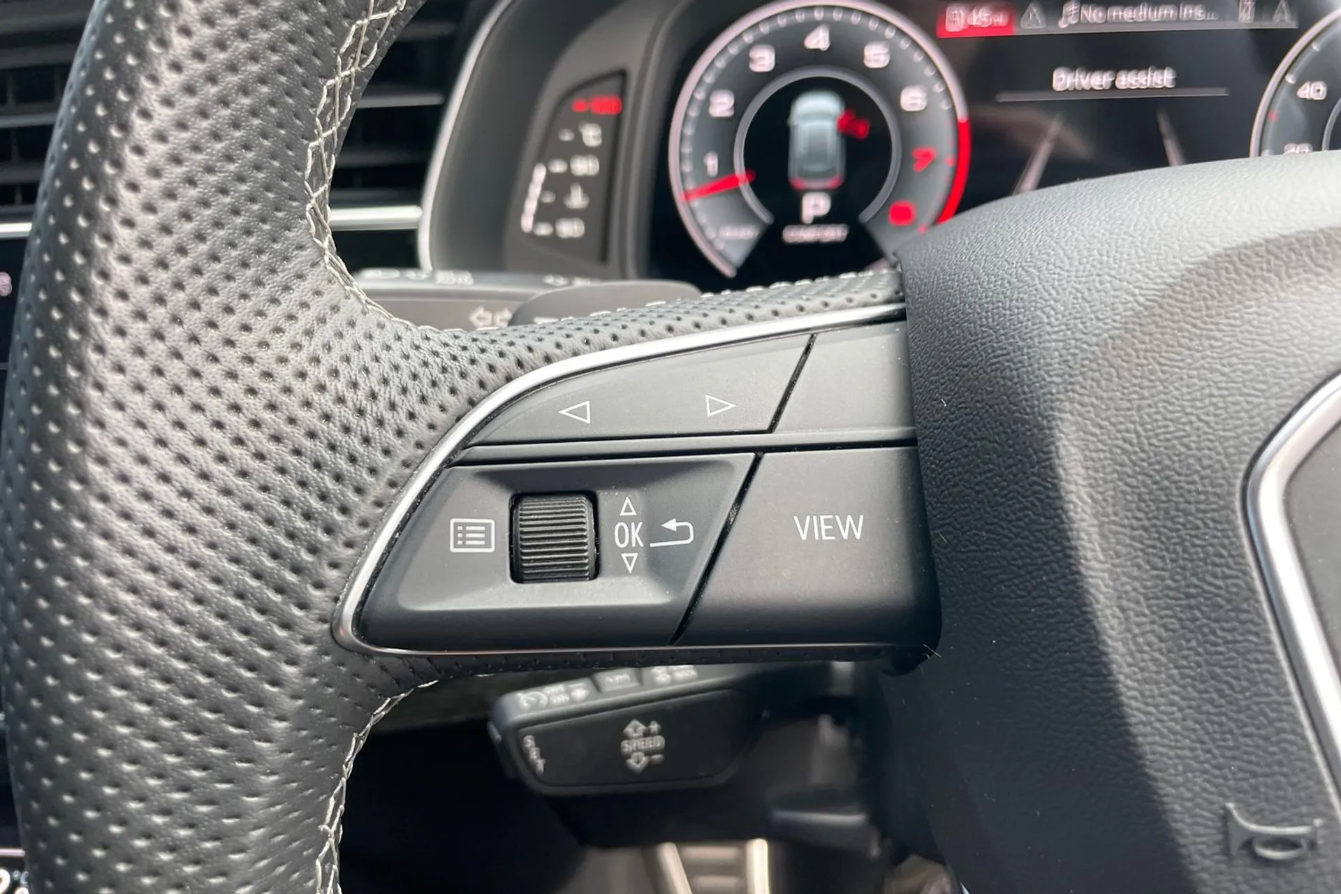 Audi Q8 thumbnail image number 45