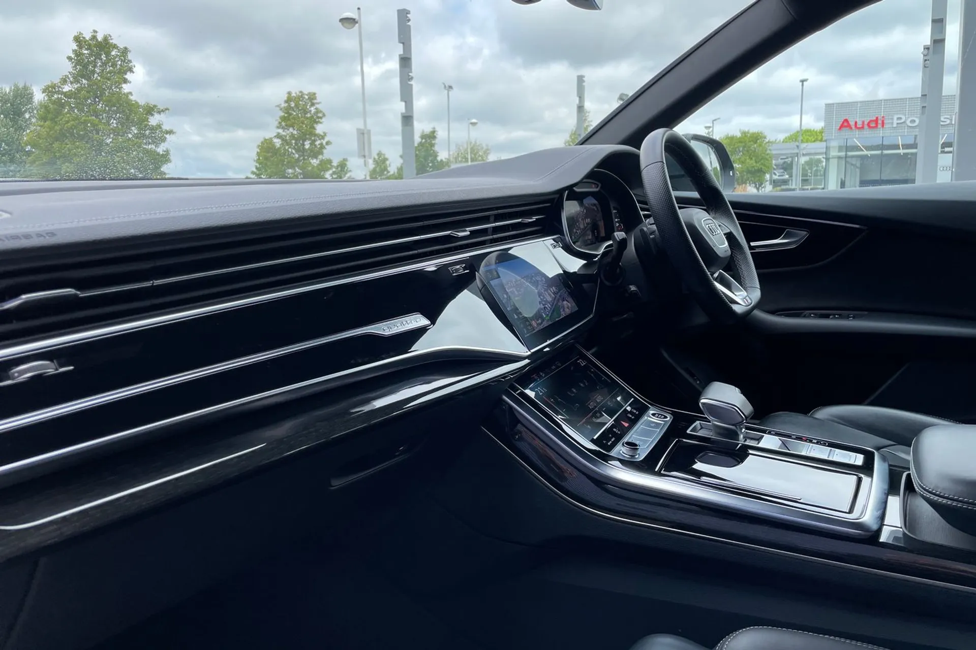 Audi Q8 thumbnail image number 29