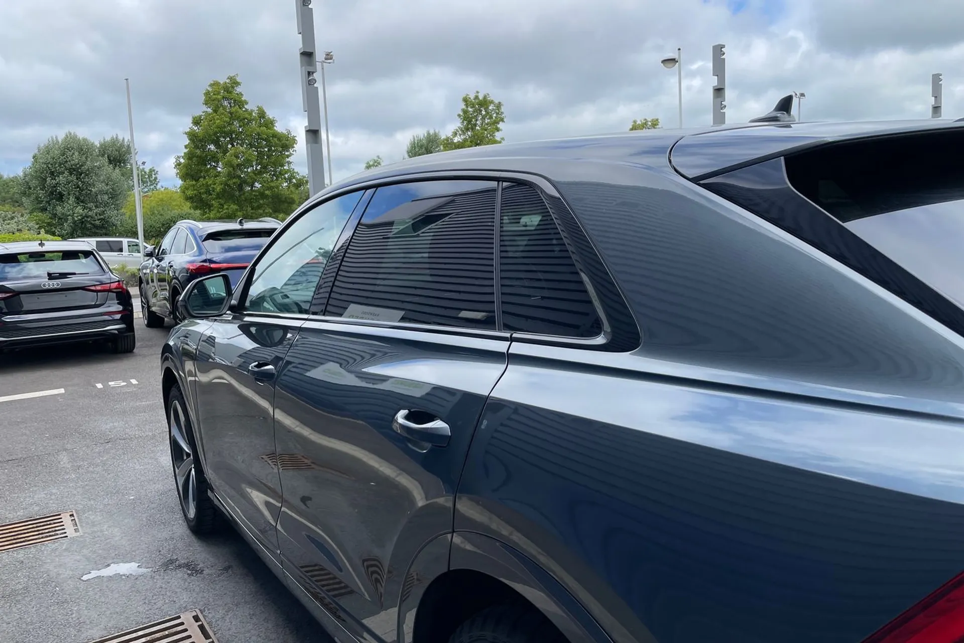 Audi Q8 thumbnail image number 13
