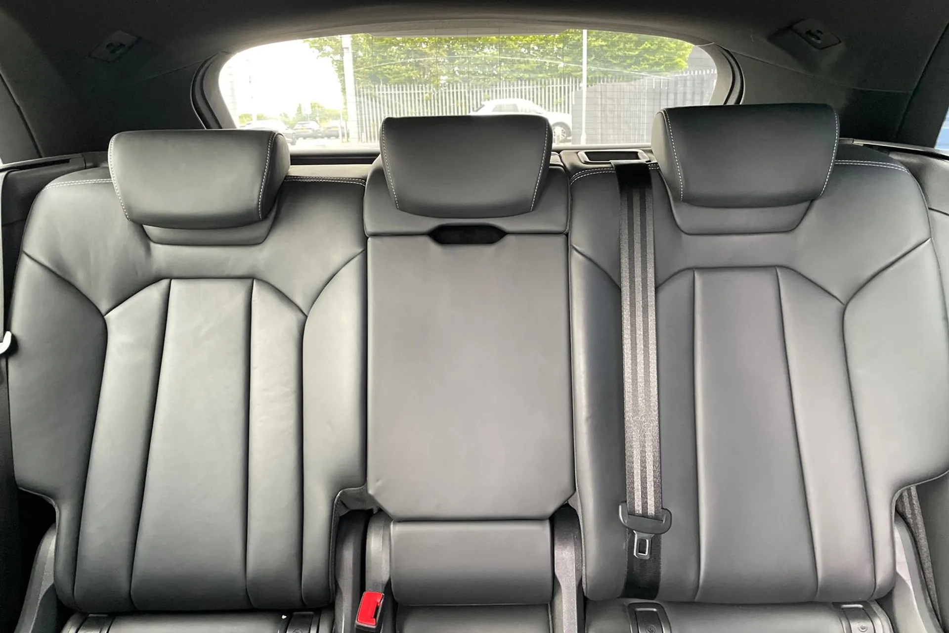 Audi Q8 thumbnail image number 35