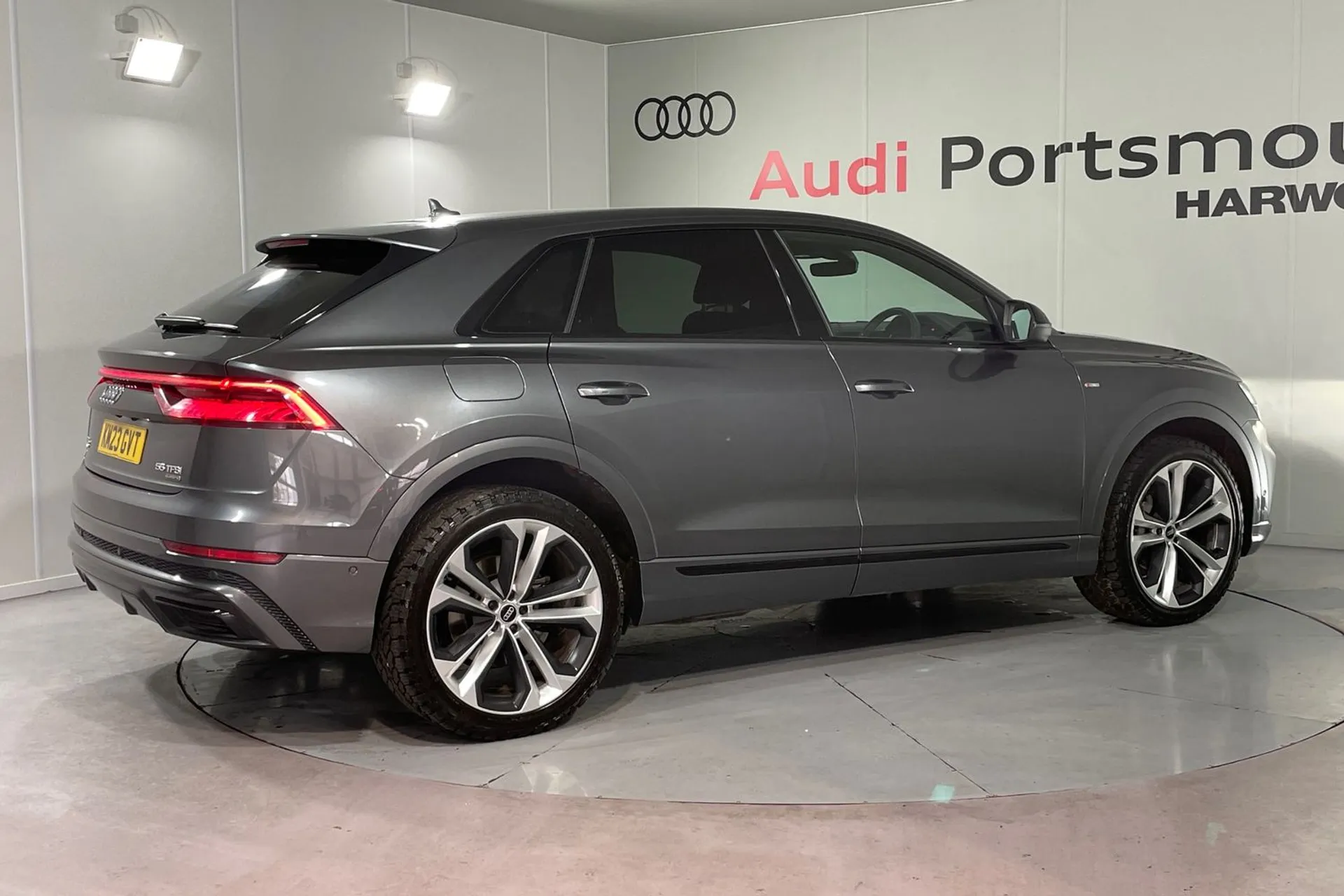 Audi Q8 thumbnail image number 9