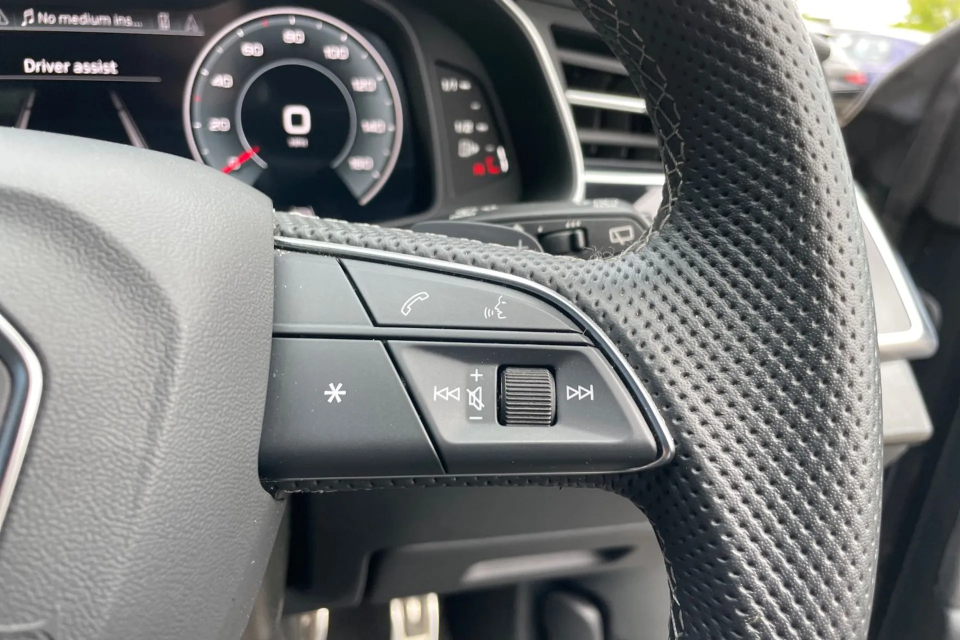Audi Q8 thumbnail image number 46