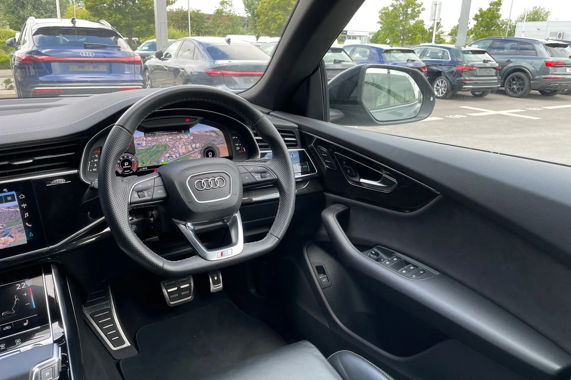 Audi Q8 thumbnail image number 39