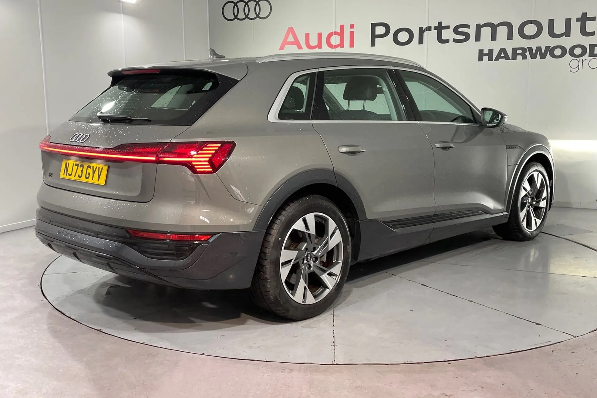 Audi Q8 thumbnail image number 7