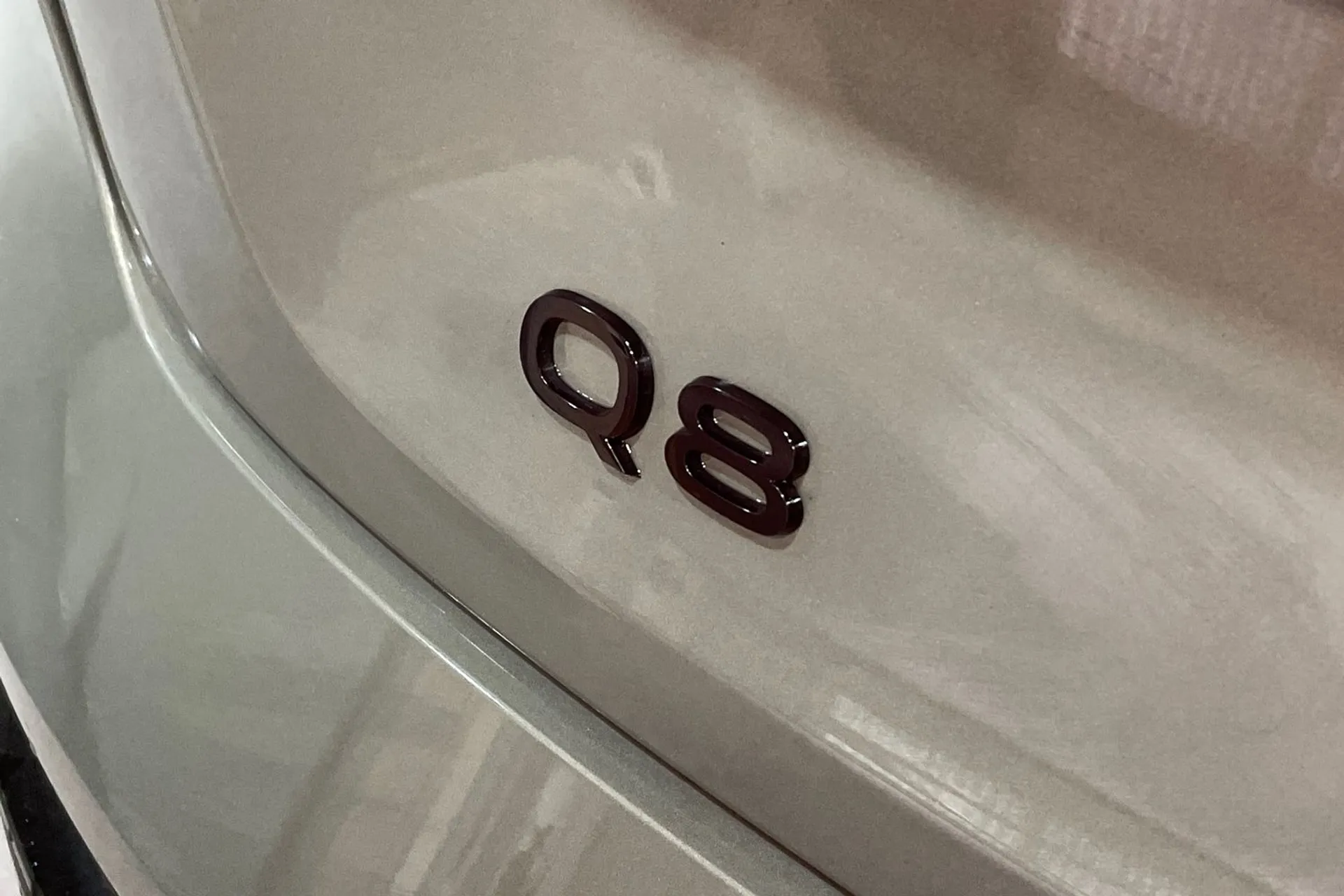 Audi Q8 thumbnail image number 24