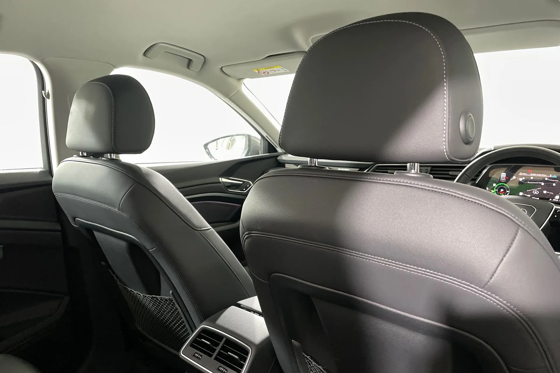 Audi Q8 thumbnail image number 23