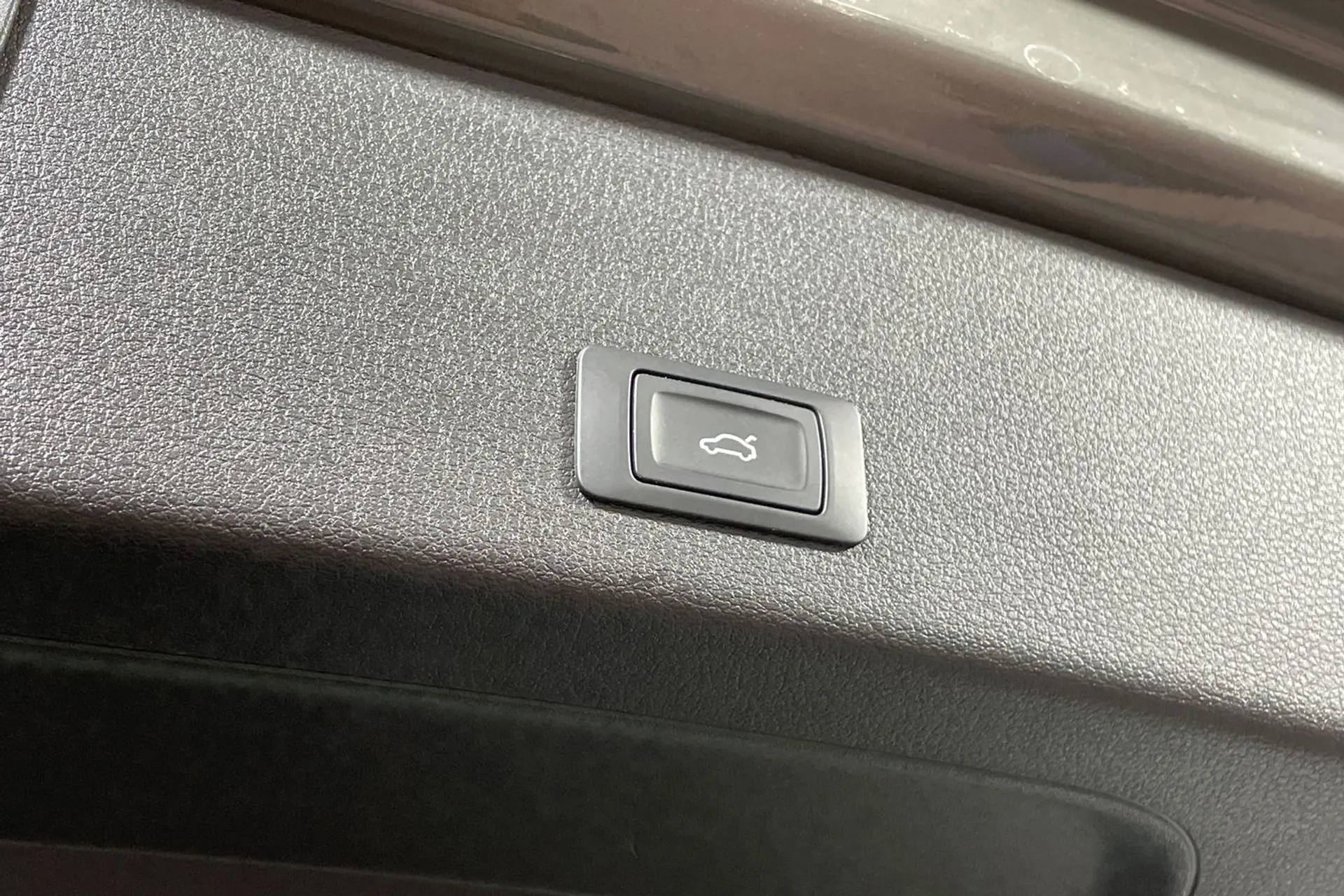 Audi Q8 thumbnail image number 20