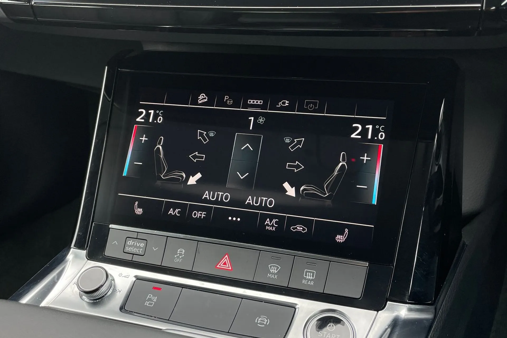 Audi Q8 thumbnail image number 40
