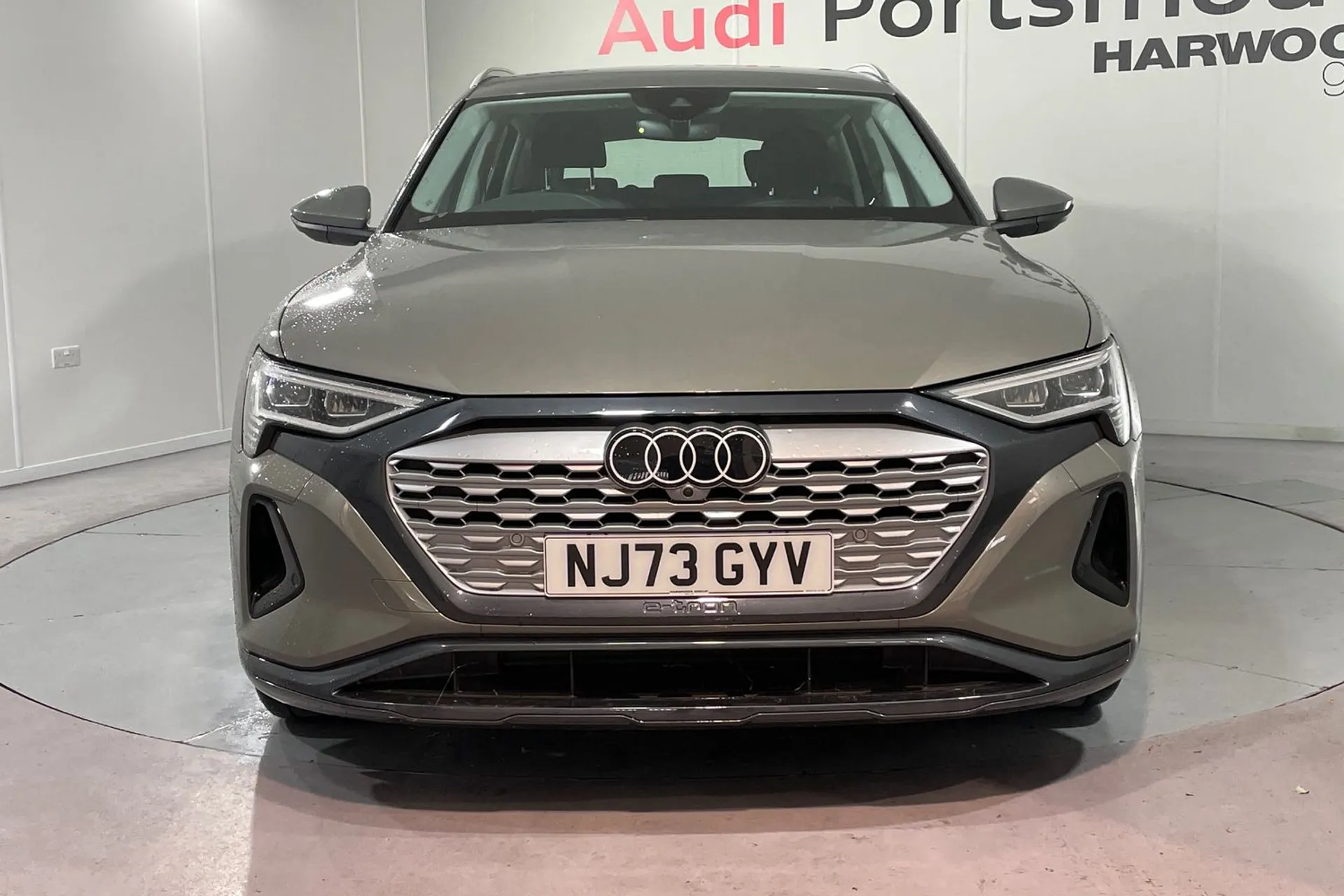 Audi Q8 thumbnail image number 12