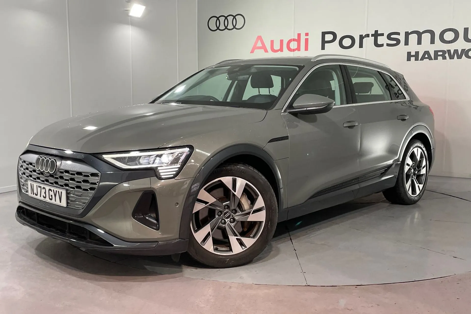 Audi Q8 thumbnail image number 11