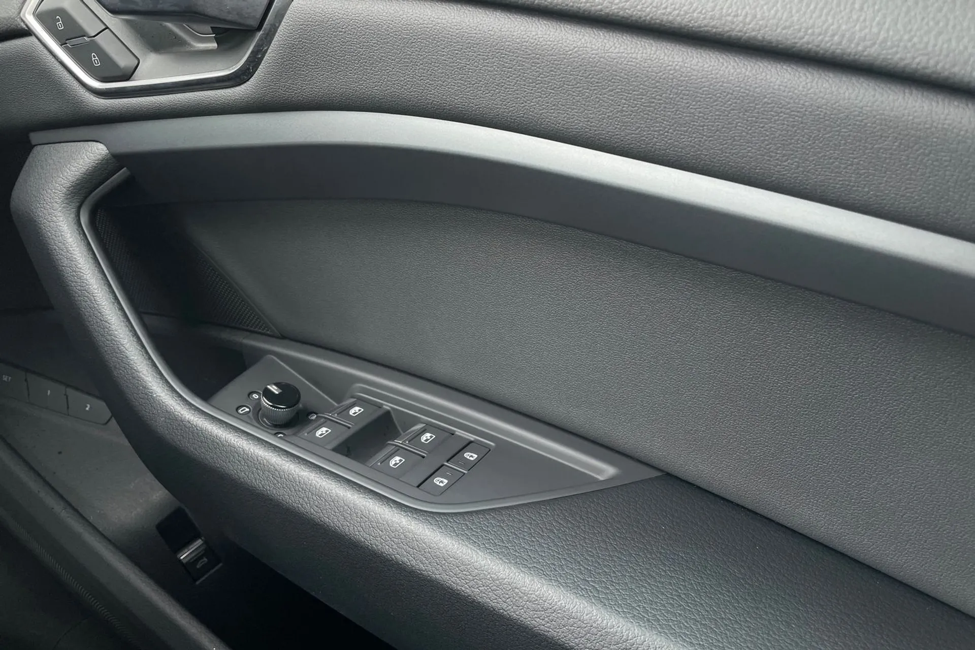 Audi Q8 thumbnail image number 41