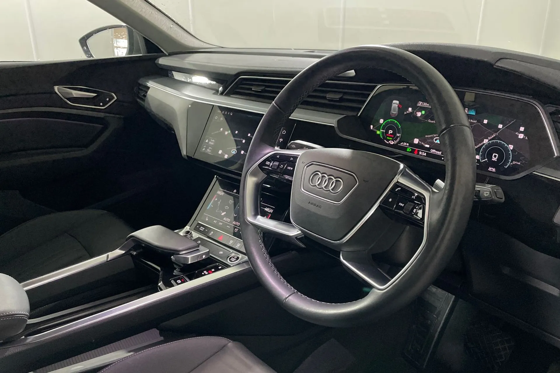 Audi Q8 thumbnail image number 26