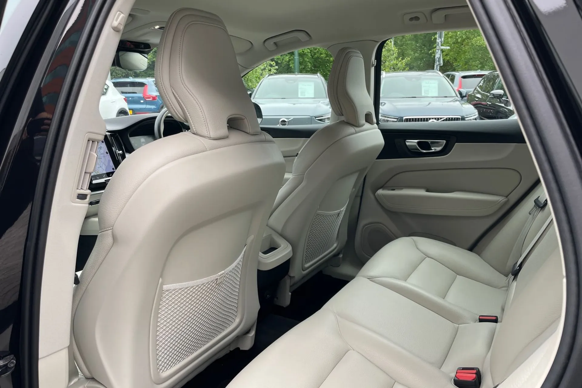 Volvo XC60 thumbnail image number 30