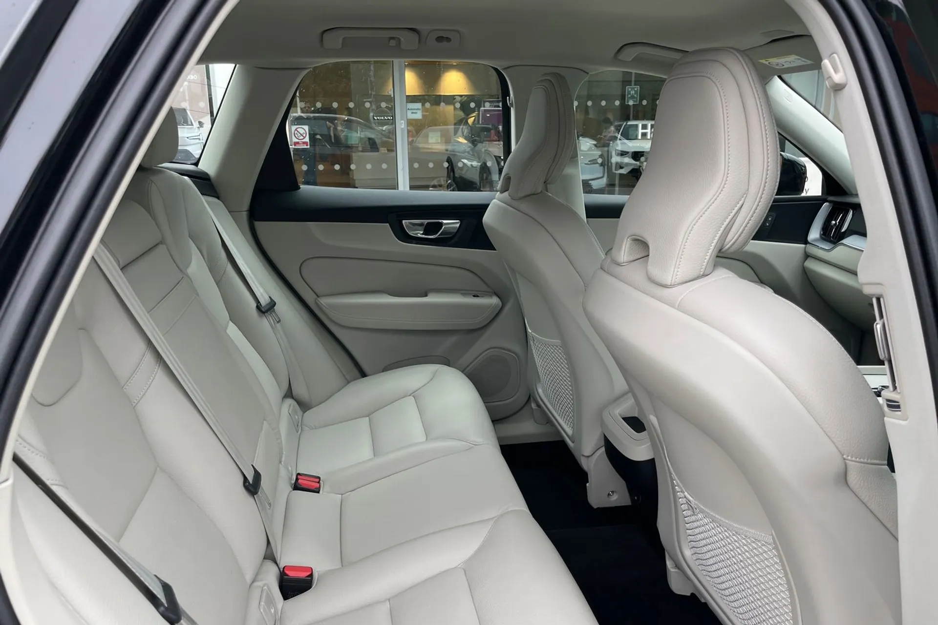 Volvo XC60 thumbnail image number 22