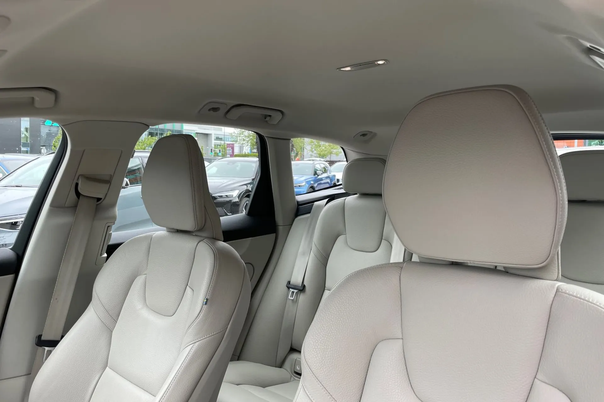 Volvo XC60 thumbnail image number 28
