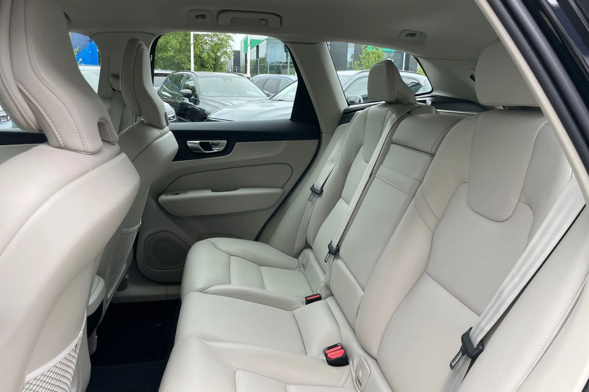 Volvo XC60 thumbnail image number 29