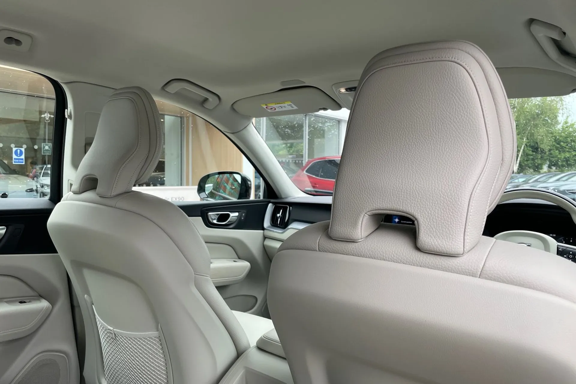 Volvo XC60 thumbnail image number 23