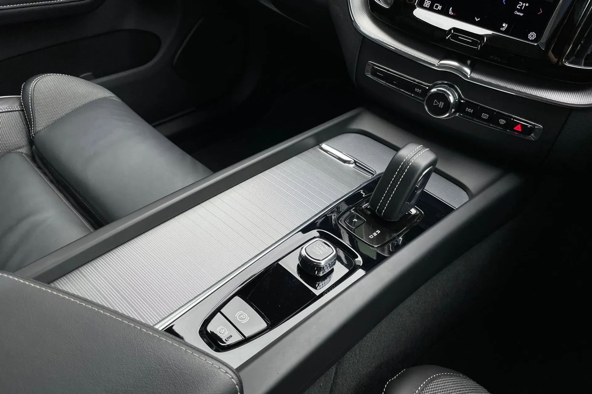Volvo XC60 thumbnail image number 42