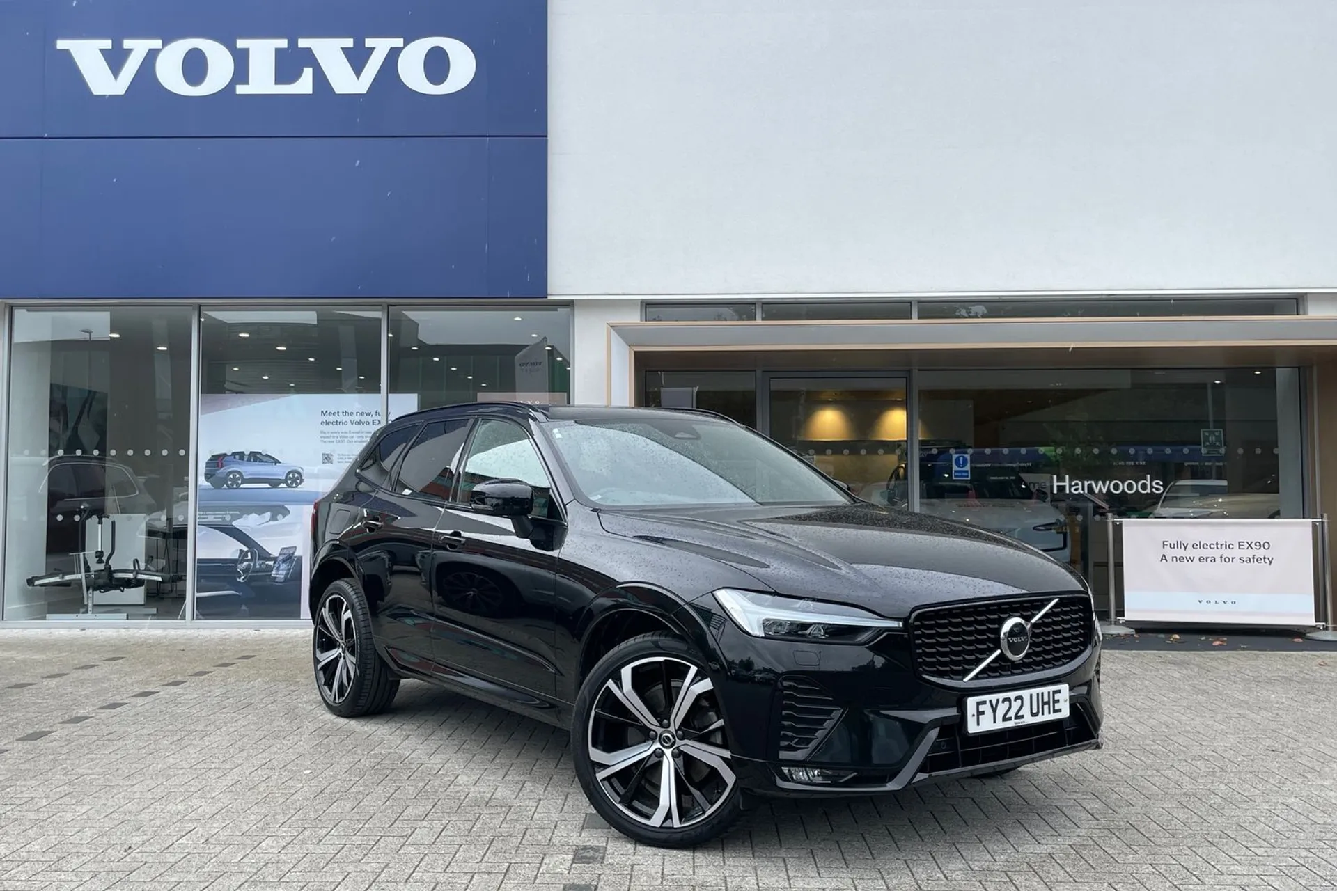 Volvo XC60 focused image