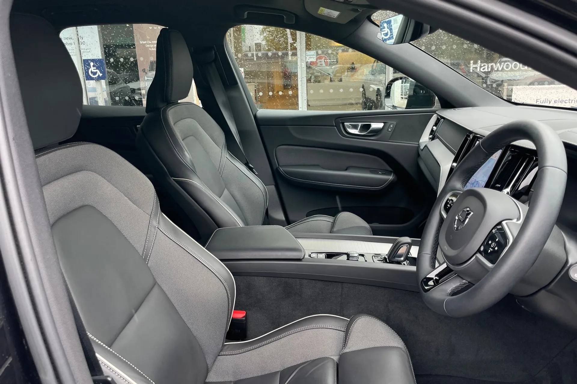 Volvo XC60 thumbnail image number 25